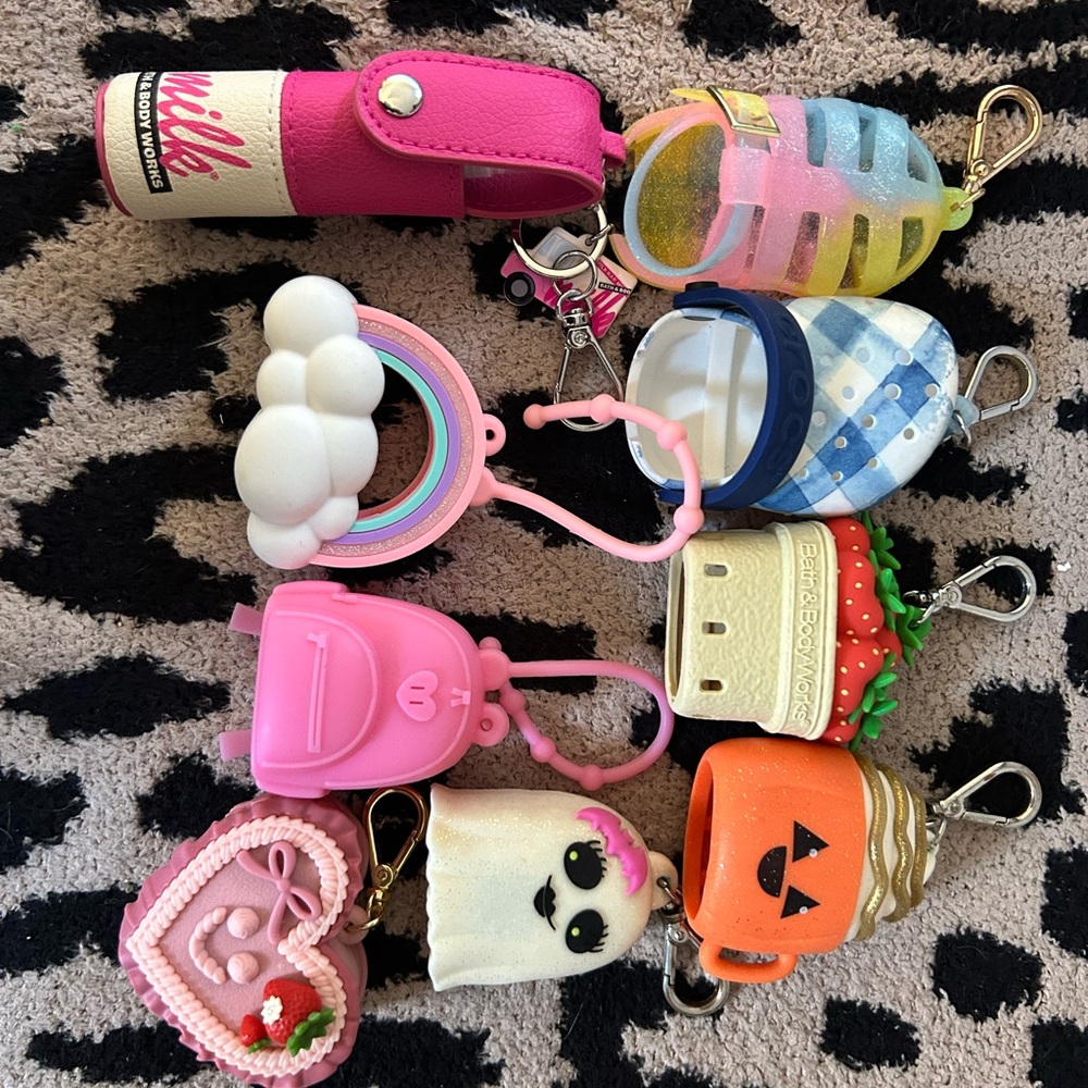 Hand sanitizer holders lot